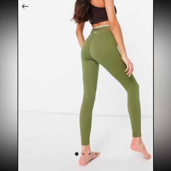 ASOS YOGA SET in size XS - Picture 2 of 4